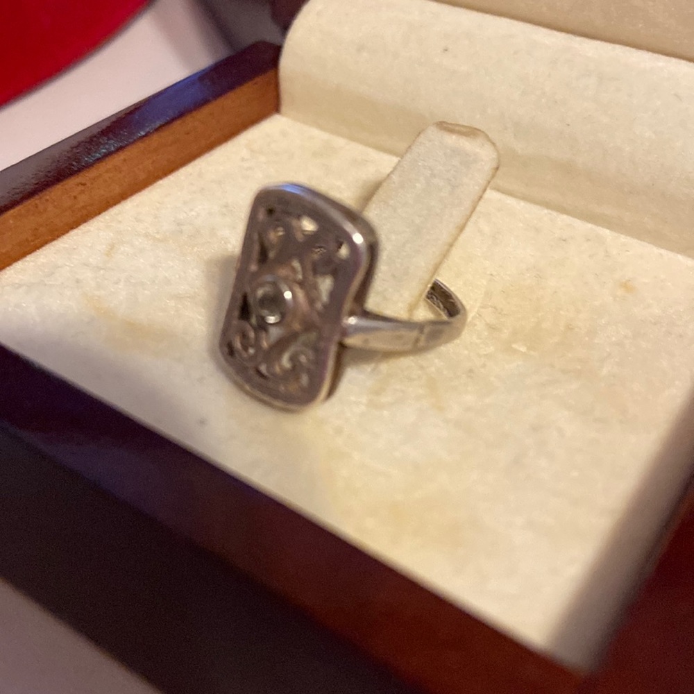 Sterling silver ring with zircon